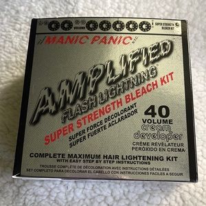 Manic Panic Amplified hair bleach